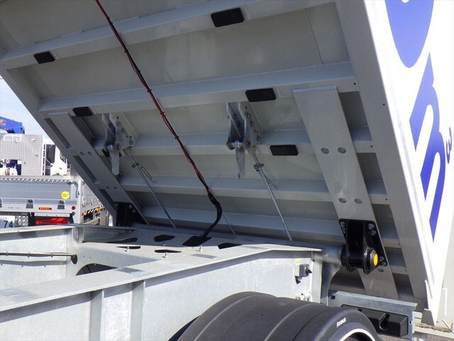 その他のメーカーその他の車種土砂ダンプトレーラー大型（10t）[写真12]