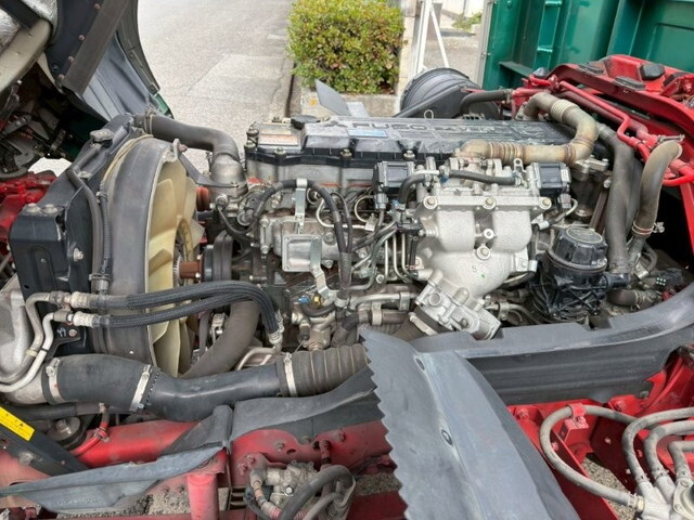 三菱ふそうファイター平ボディ増トン（6t・8t）[写真14]