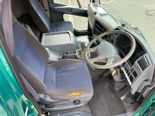 三菱ふそうファイター平ボディ増トン（6t・8t）[写真18]