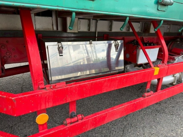 三菱ふそうファイター平ボディ増トン（6t・8t）[写真08]