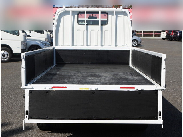 三菱ふそうキャンター平ボディ小型（2t・3t）[写真16]