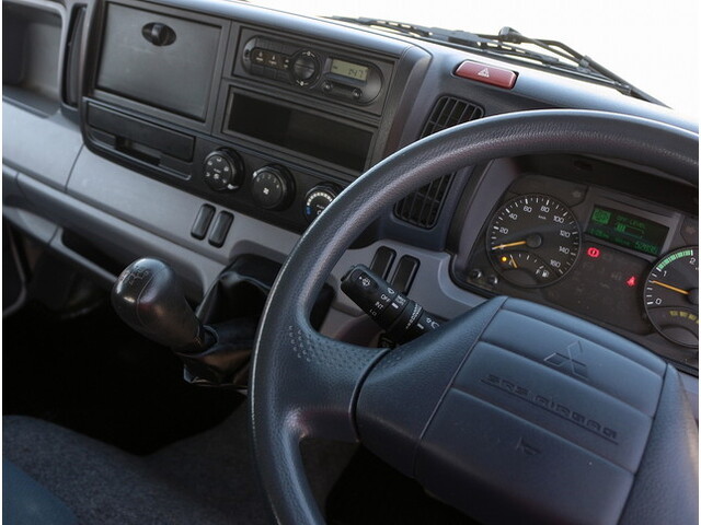 三菱ふそうキャンター平ボディ小型（2t・3t）[写真23]