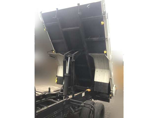 三菱ふそうキャンターダンプ・クレーン付小型（2t・3t）[写真17]