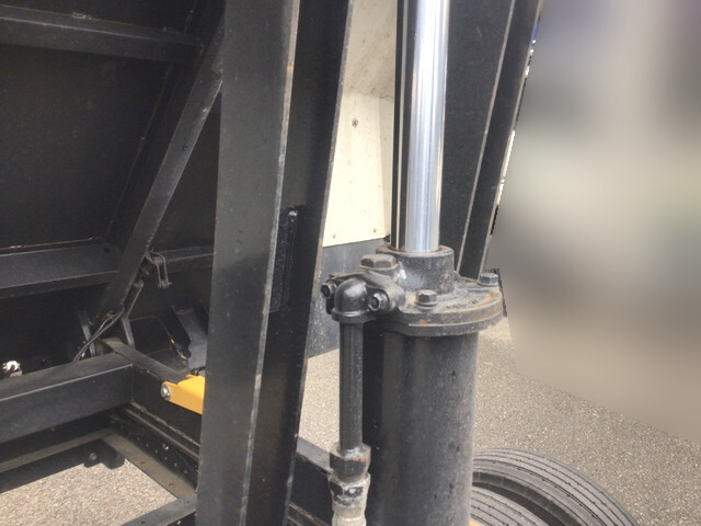 三菱ふそうキャンターダンプ・クレーン付小型（2t・3t）[写真19]