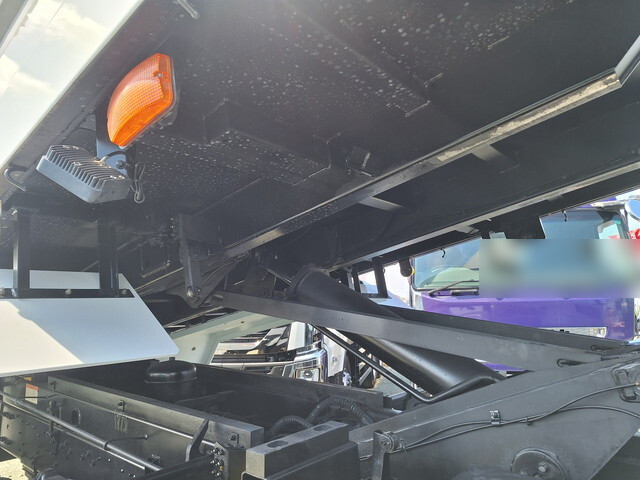 三菱ふそうスーパーグレートダンプ大型（10t）[写真09]