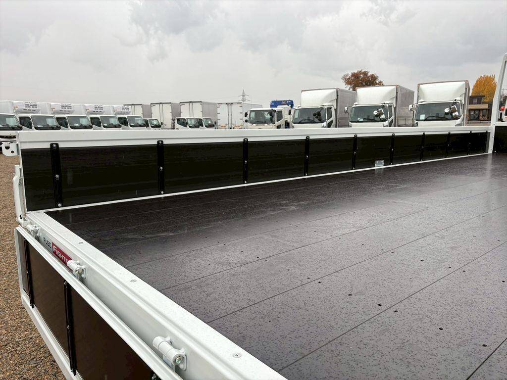 三菱ふそうファイター平ボディ中型（4t）[写真07]