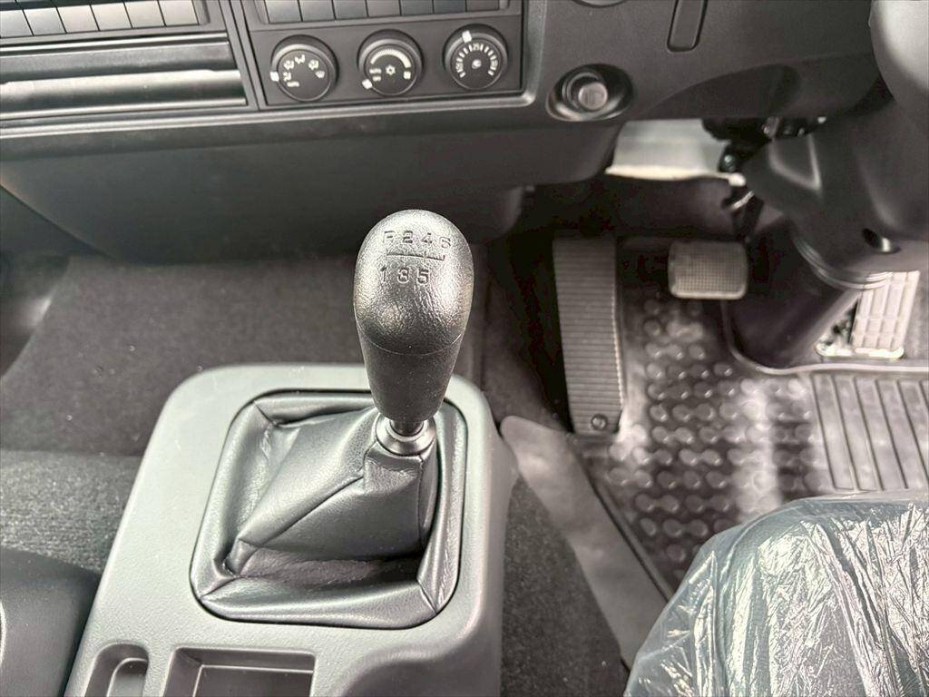 三菱ふそうファイター平ボディ中型（4t）[写真18]