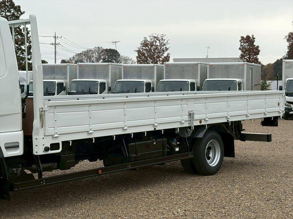 三菱ふそうファイター平ボディ中型（4t）[写真05]