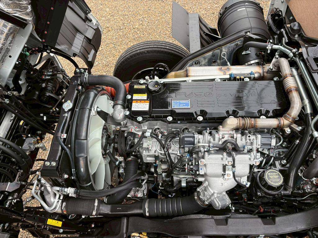 三菱ふそうファイター平ボディ中型（4t）[写真15]