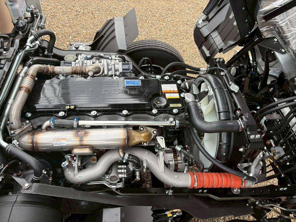 三菱ふそうファイター平ボディ中型（4t）[写真16]