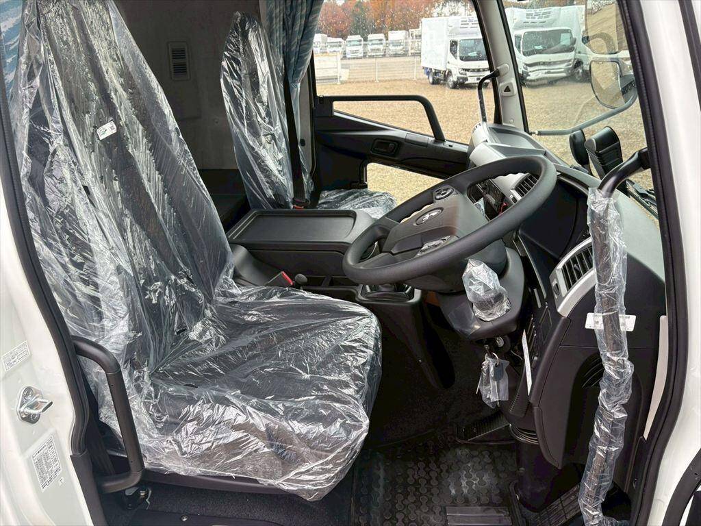 三菱ふそうファイター平ボディ中型（4t）[写真17]