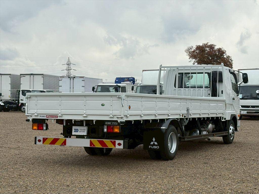 三菱ふそうファイター平ボディ中型（4t）[写真03]