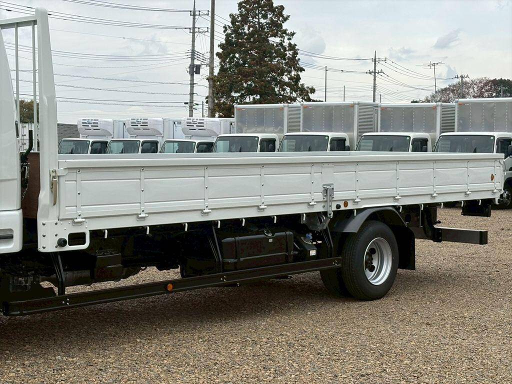 三菱ふそうファイター平ボディ中型（4t）[写真05]