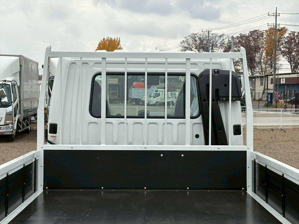 三菱ふそうファイター平ボディ中型（4t）[写真06]