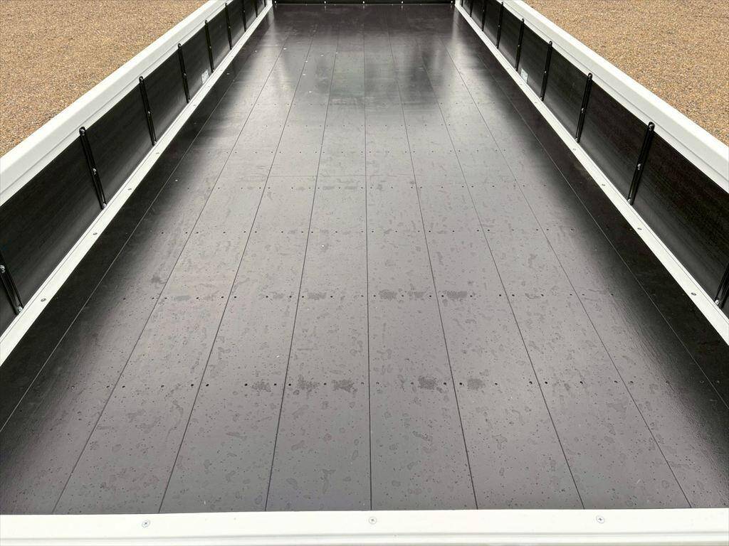 三菱ふそうファイター平ボディ中型（4t）[写真07]