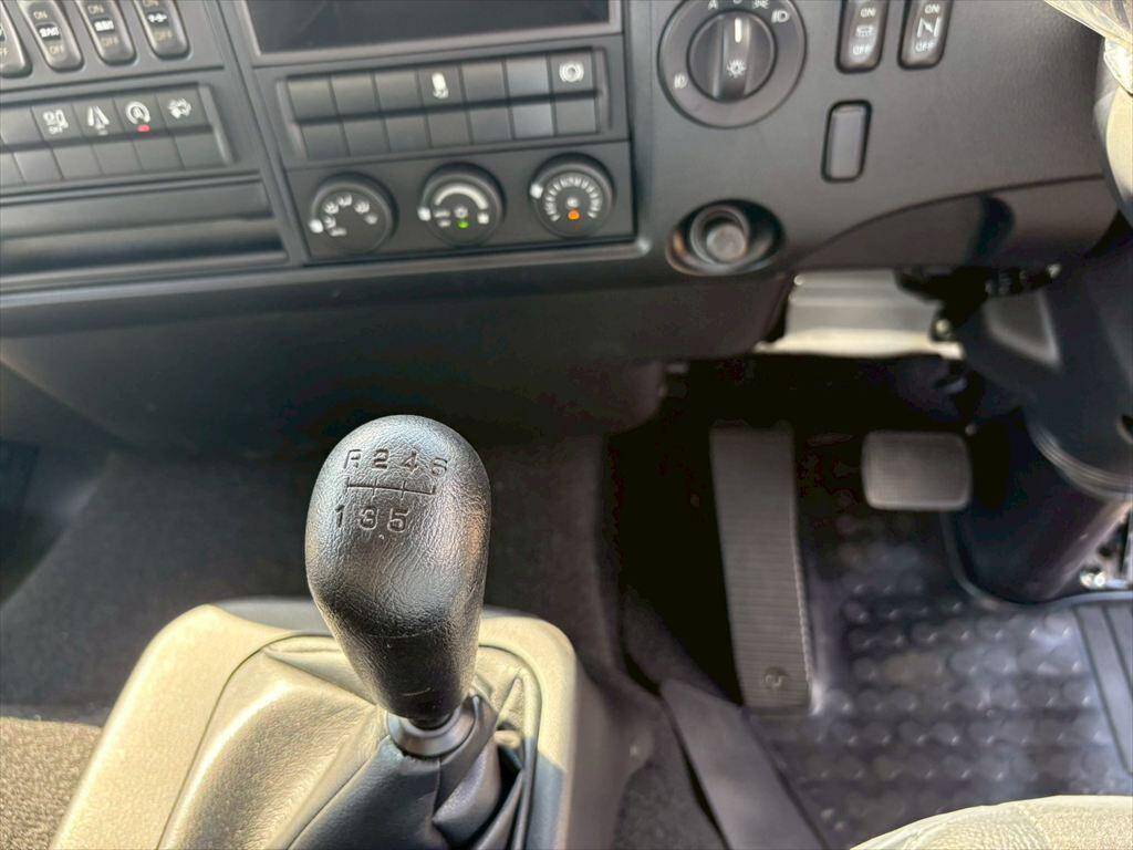 三菱ふそうファイターアルミウイング中型（4t）[写真23]