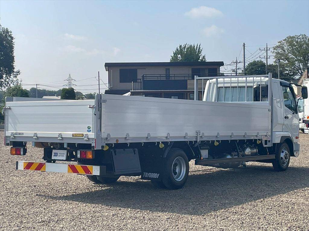 三菱ふそうファイターアルミブロック中型（4t）[写真04]