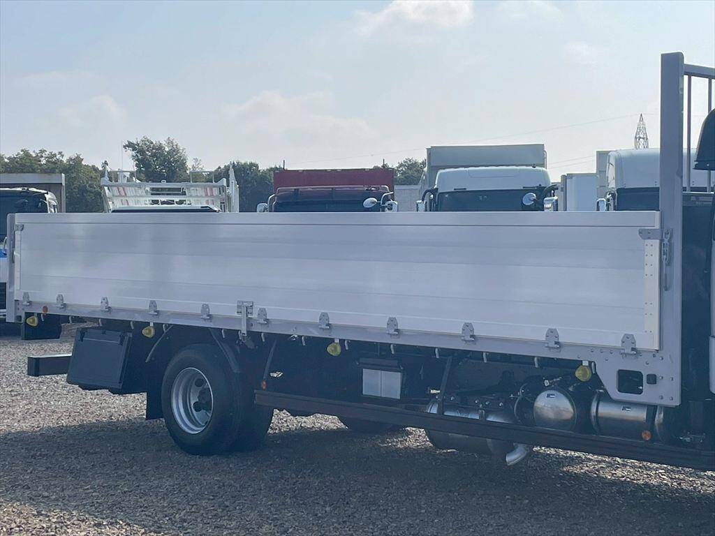 三菱ふそうファイターアルミブロック中型（4t）[写真05]