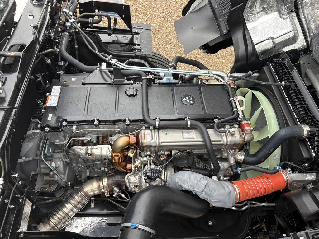 三菱ふそうスーパーグレートトレーラーヘッド（トラクターヘッド）大型（10t）[写真18]