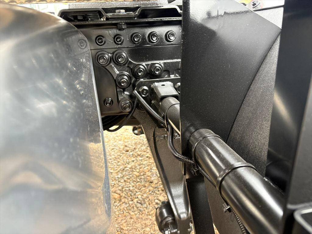 三菱ふそうスーパーグレートトレーラーヘッド（トラクターヘッド）大型（10t）[写真12]