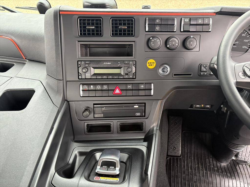 三菱ふそうスーパーグレートトレーラーヘッド（トラクターヘッド）大型（10t）[写真18]