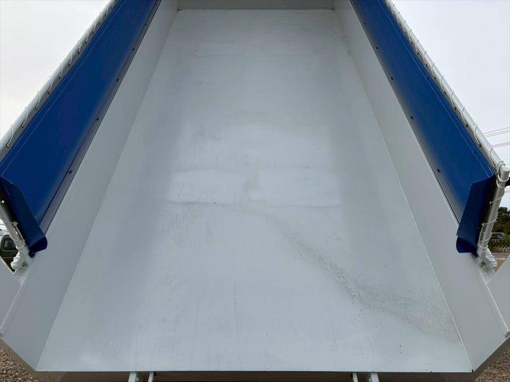 三菱ふそうスーパーグレートダンプ大型（10t）[写真07]