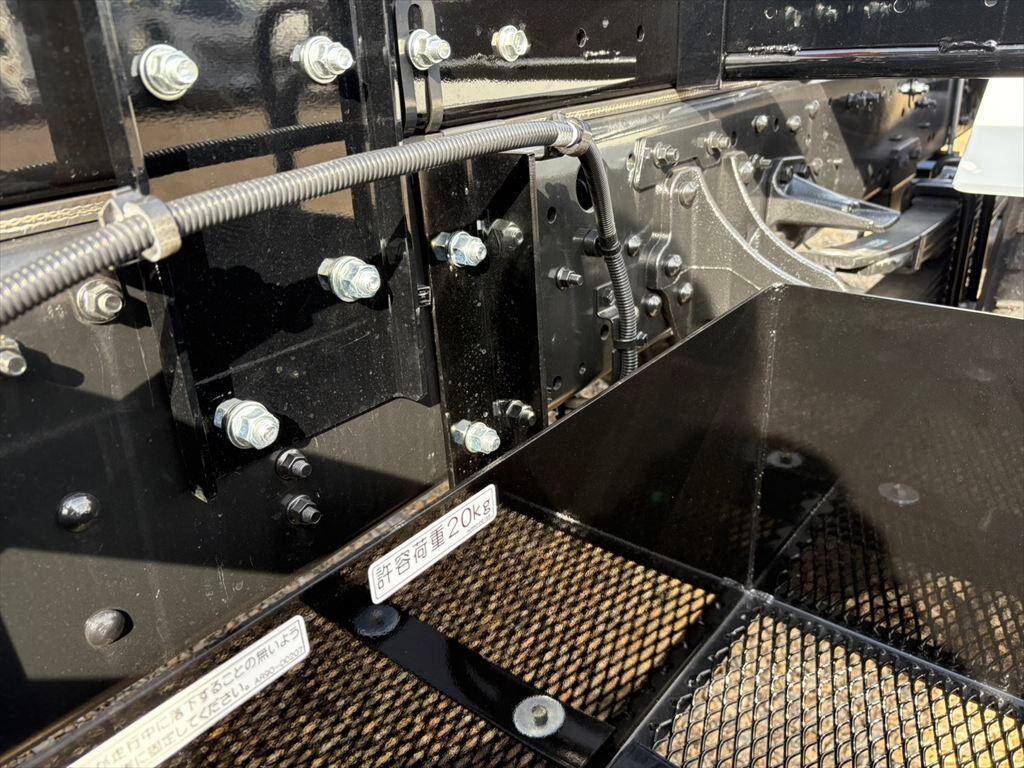 三菱ふそうファイターコンテナ専用車中型（4t）[写真14]