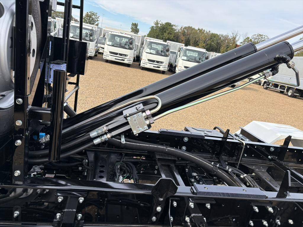 三菱ふそうファイターコンテナ専用車中型（4t）[写真08]