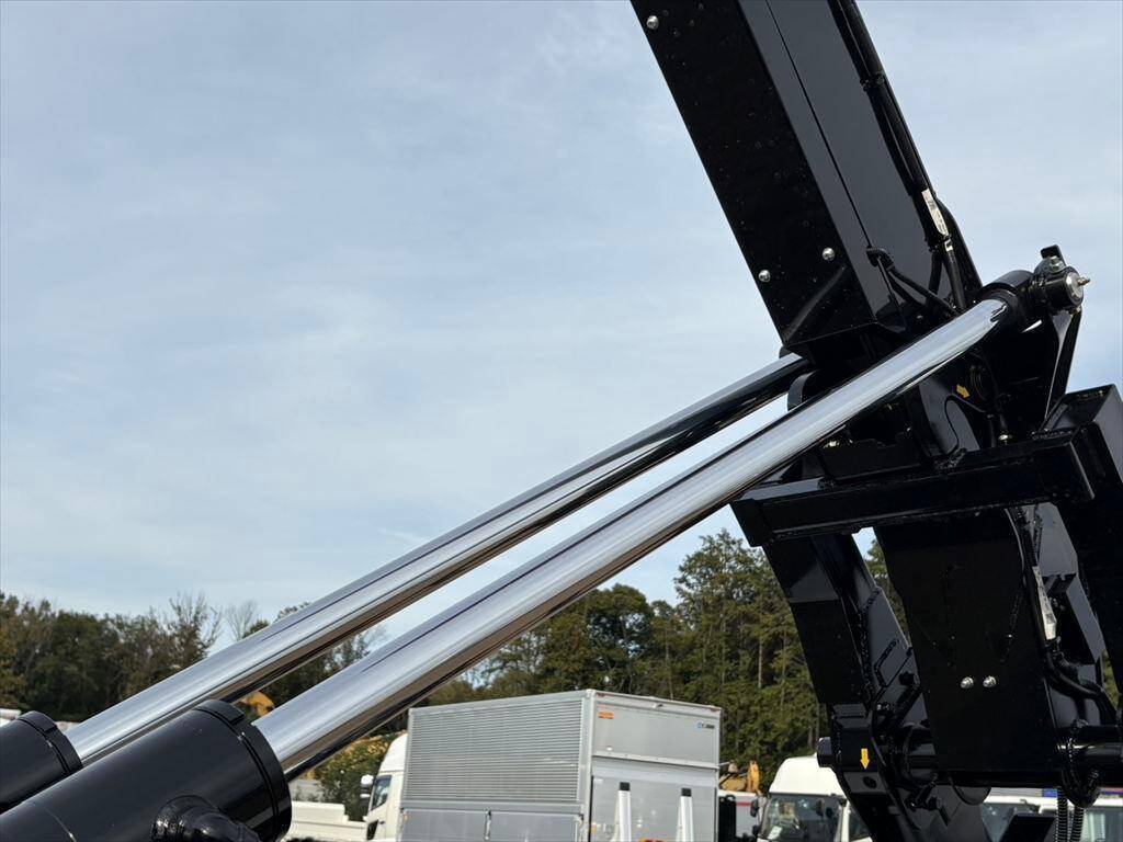 三菱ふそうファイターコンテナ専用車中型（4t）[写真09]