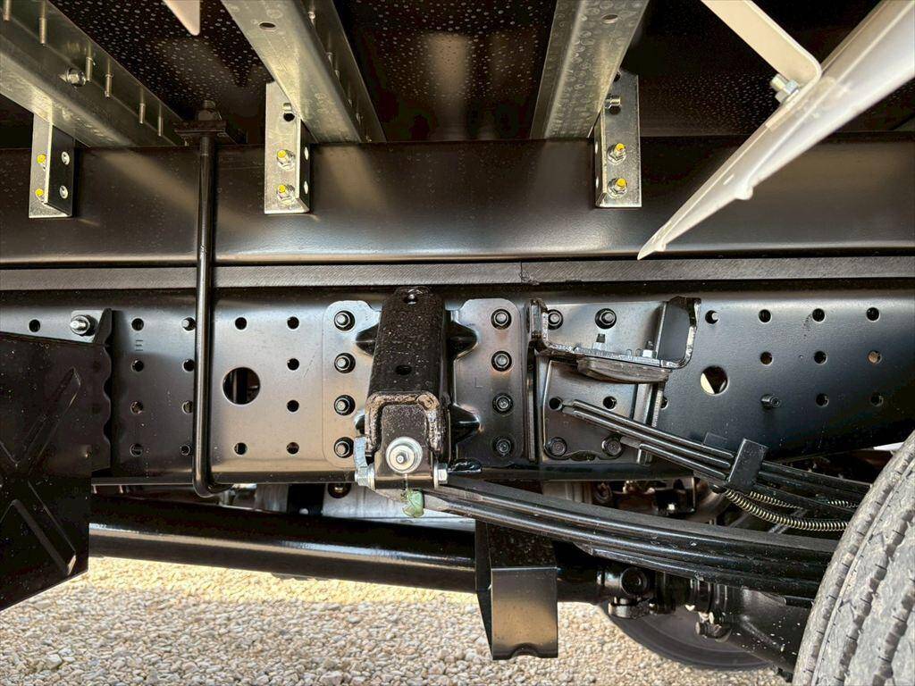 三菱ふそうキャンターアルミバン小型（2t・3t）[写真14]