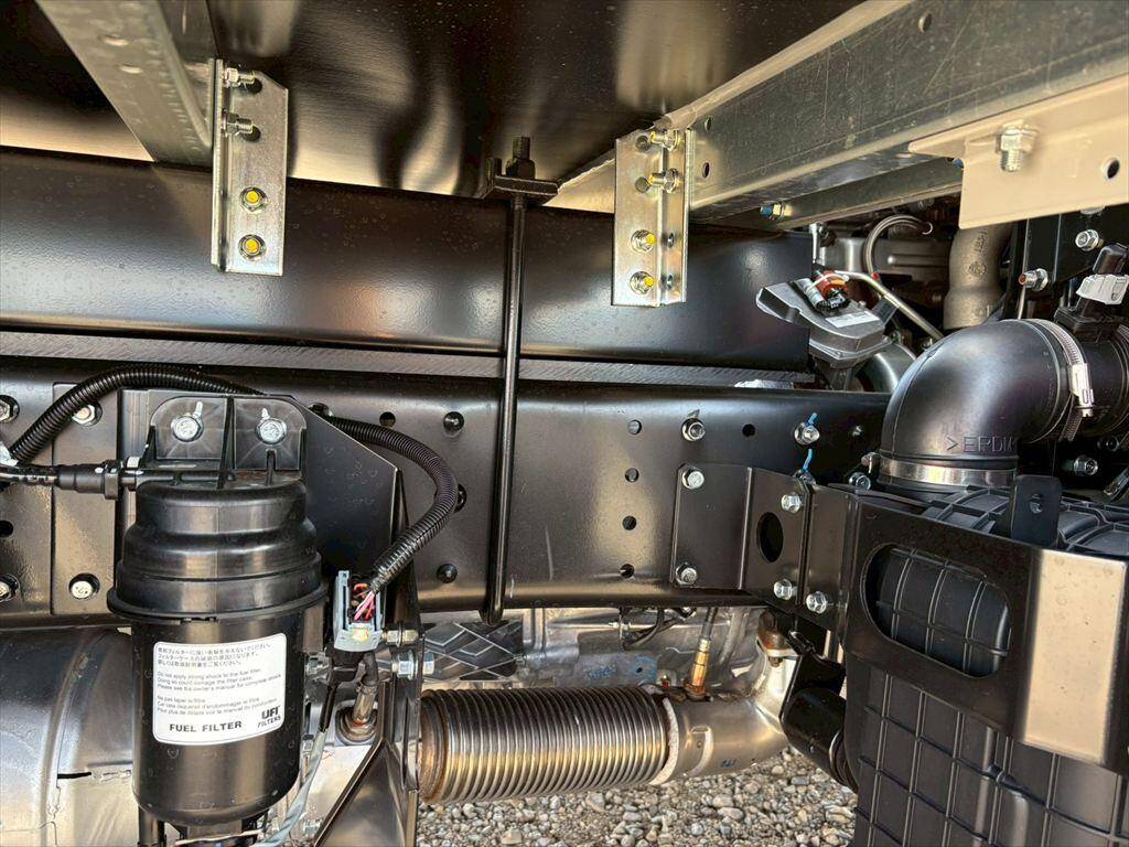 三菱ふそうキャンターアルミバン小型（2t・3t）[写真16]