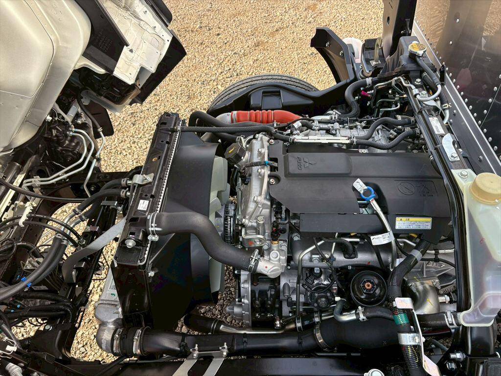 三菱ふそうキャンターアルミバン小型（2t・3t）[写真18]