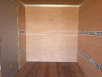 三菱ふそうキャンターアルミバン小型（2t・3t）[写真08]