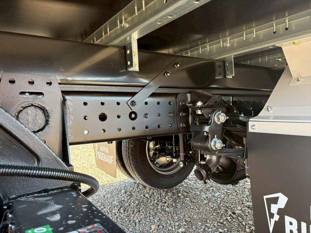 三菱ふそうキャンターアルミバン小型（2t・3t）[写真14]