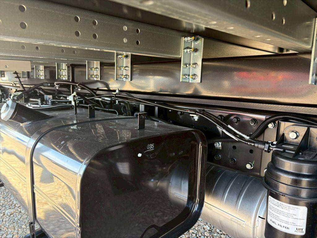 三菱ふそうキャンターアルミバン小型（2t・3t）[写真16]