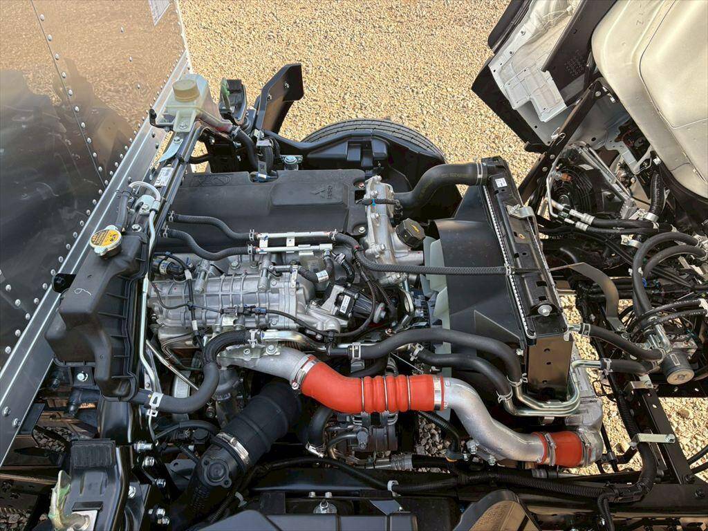 三菱ふそうキャンターアルミバン小型（2t・3t）[写真18]