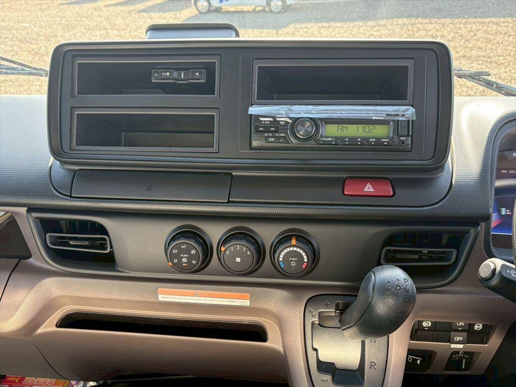 三菱ふそうキャンターアルミバン小型（2t・3t）[写真20]