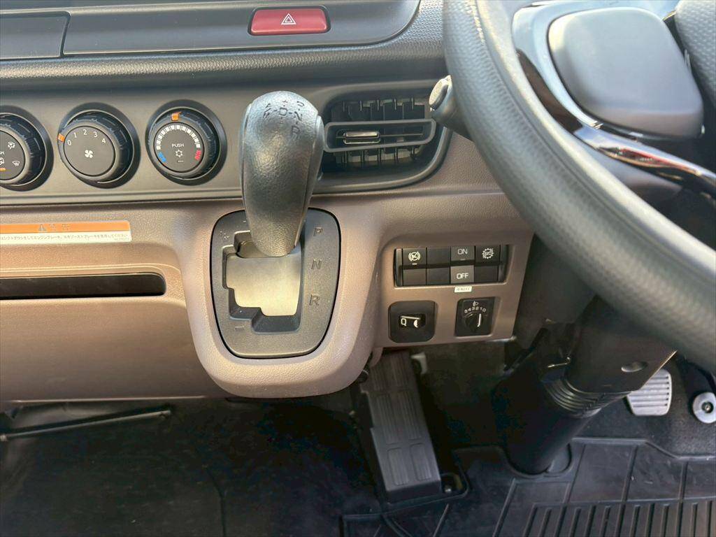 三菱ふそうキャンターアルミバン小型（2t・3t）[写真21]