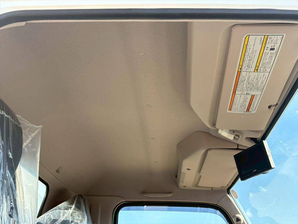 三菱ふそうキャンターアルミバン小型（2t・3t）[写真22]