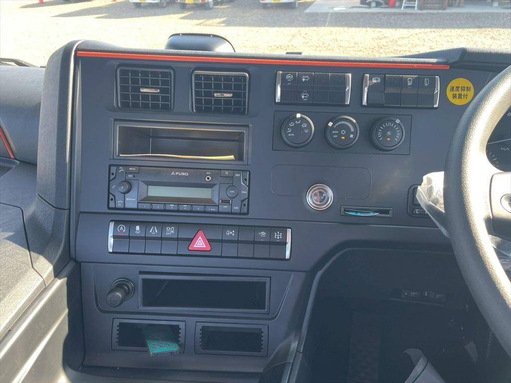 三菱ふそうスーパーグレートトレーラーヘッド（トラクターヘッド）大型（10t）[写真19]