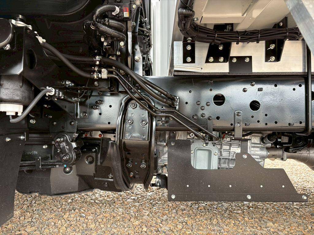 三菱ふそうファイターアルミウイング中型（4t）[写真13]