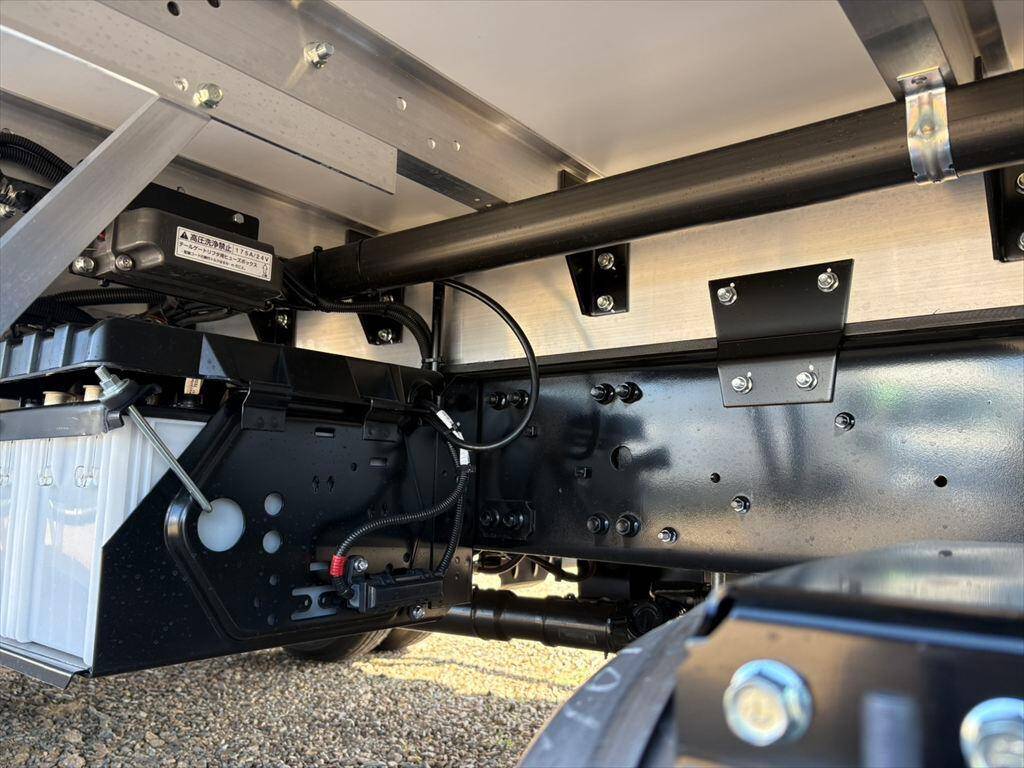 三菱ふそうファイターアルミウイング中型（4t）[写真16]