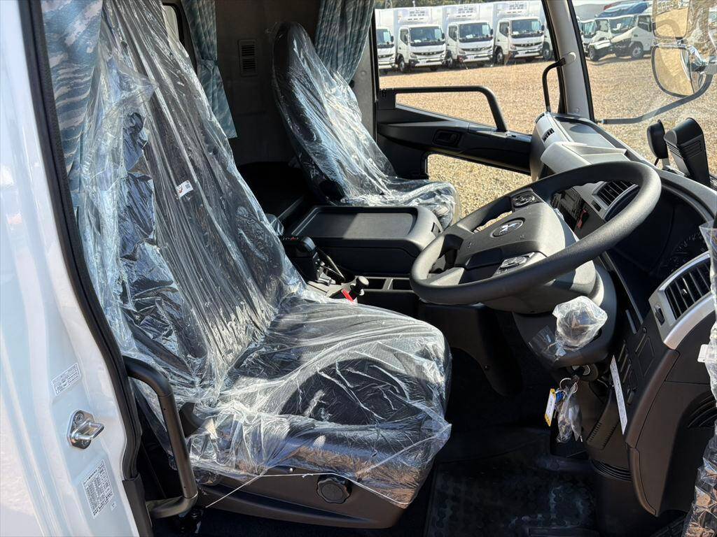 三菱ふそうファイターアルミウイング中型（4t）[写真20]