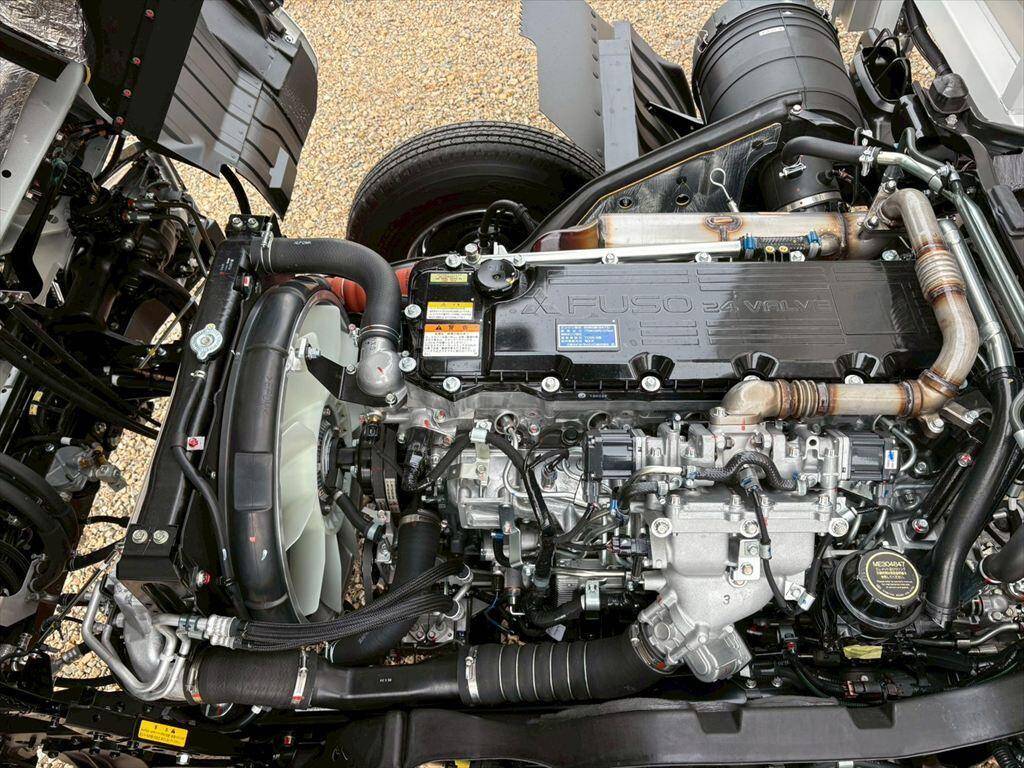 三菱ふそうファイターアルミウイング中型（4t）[写真18]