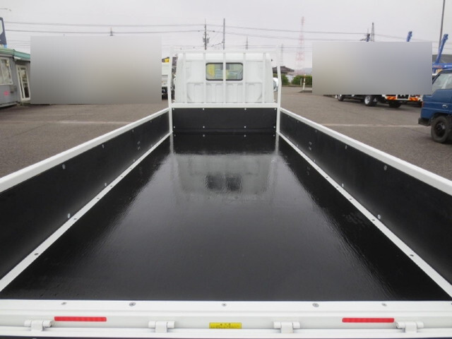 三菱ふそうキャンター平ボディ小型（2t・3t）[写真09]