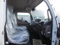 三菱ふそうキャンターアルミウイング小型（2t・3t）[写真12]