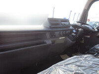 三菱ふそうキャンターアルミウイング小型（2t・3t）[写真13]