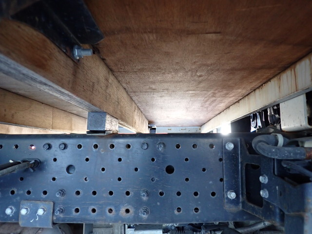 いすゞエルフ平ボディ小型（2t・3t）[写真19]