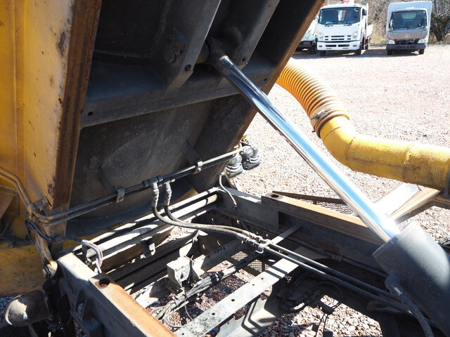 日野レンジャー汚泥吸引車中型（4t）[写真15]