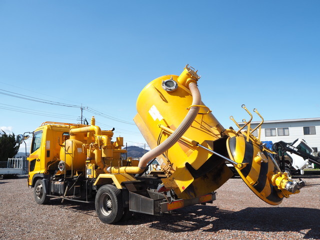 日野レンジャー汚泥吸引車中型（4t）[写真02]